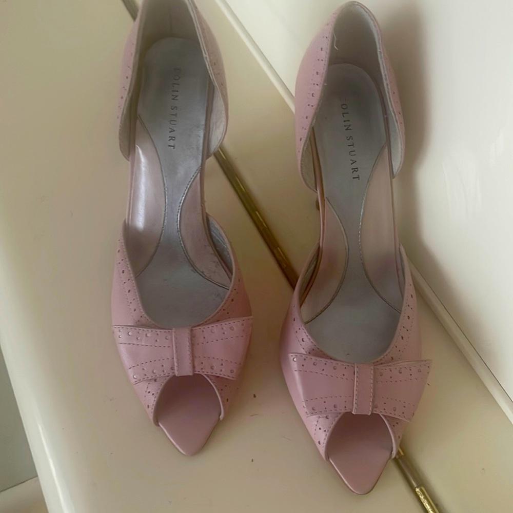 Very beautiful high heel shoes, pink colour, leather hopper